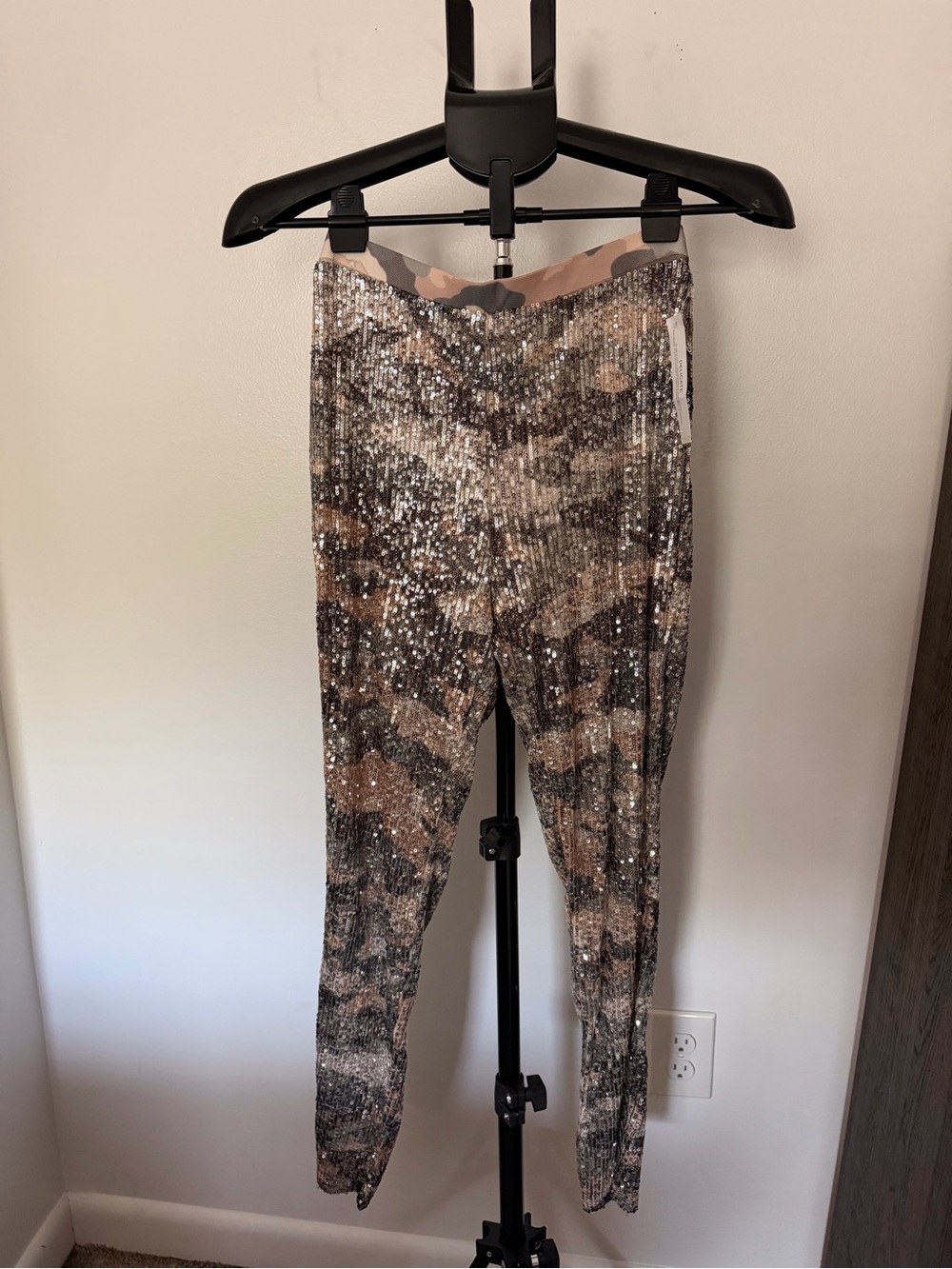 VENUS Sequin Camo Leggings - Taupe, Black & Silver